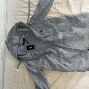 Polo hoodie - Helt ny med taggar