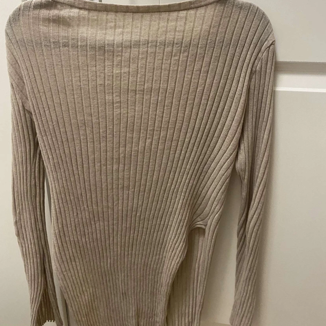 Beige ribbad långärmad tröja - 2