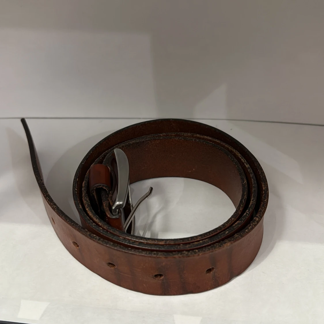 Brunt skärp från H&M i skinn