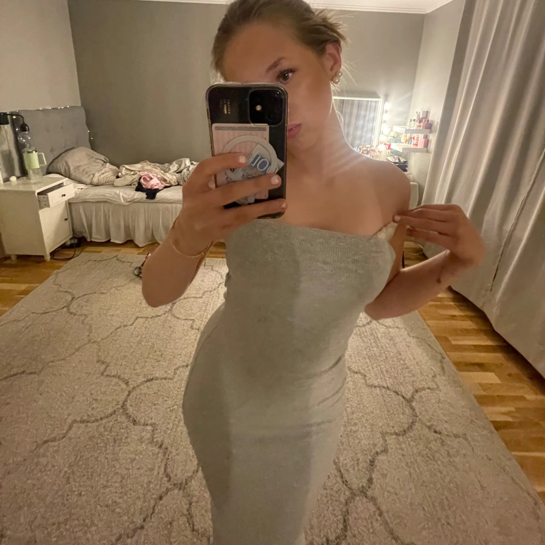 Ljusgrå axelbandslös ribbad klänning - 3