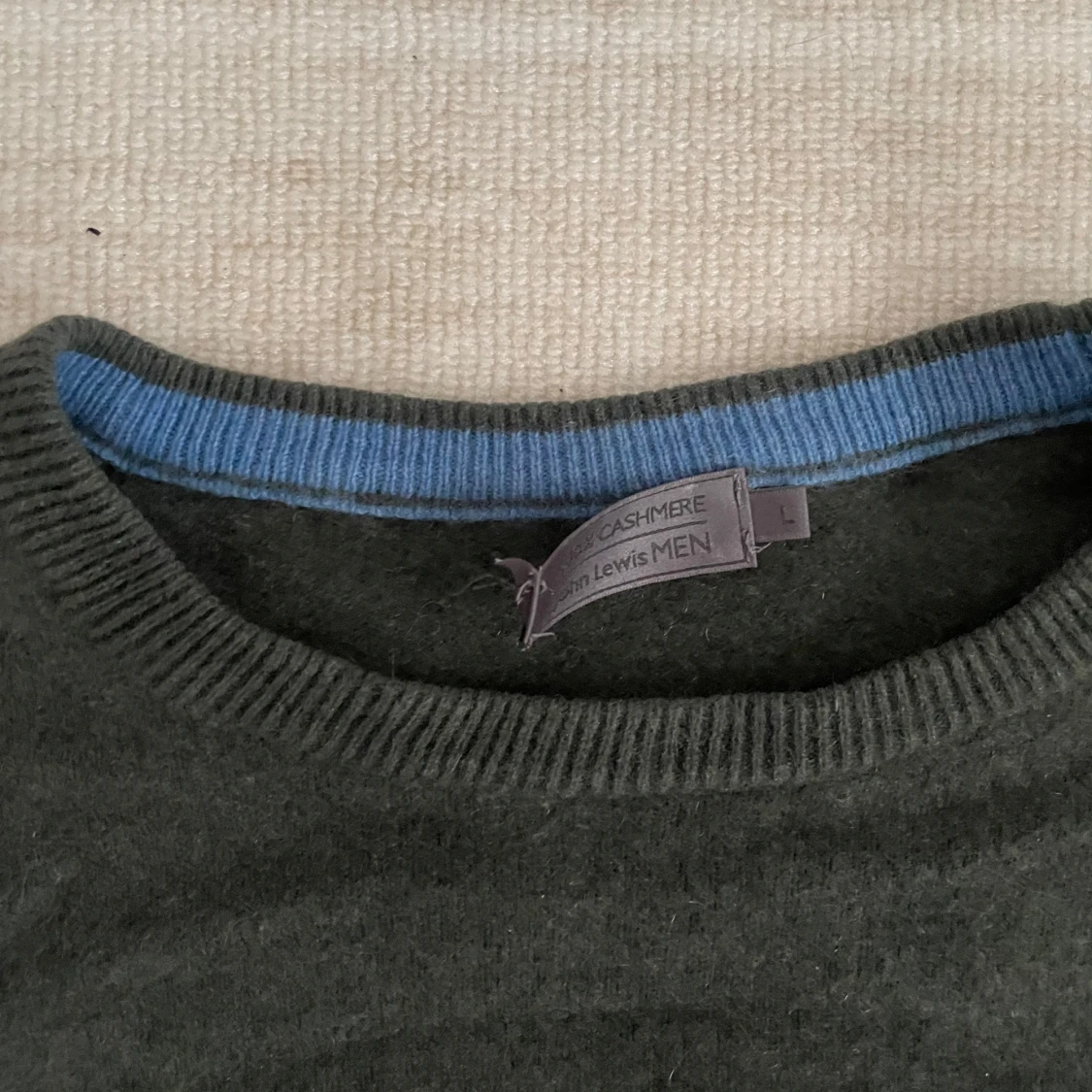 Mörkgrön kashmirtröja från John Lewis MEN - 1