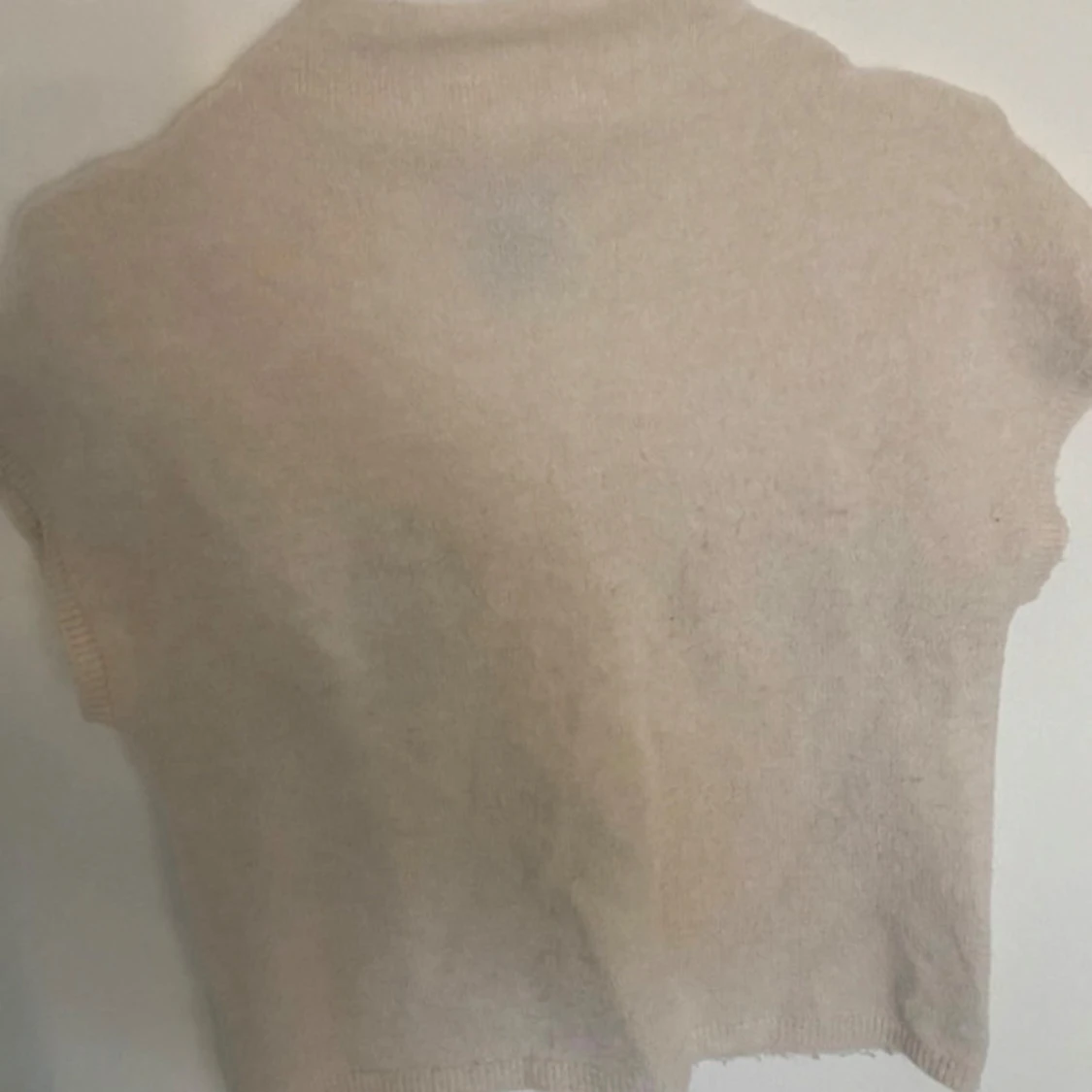 Beige stickad tröja från Lindex