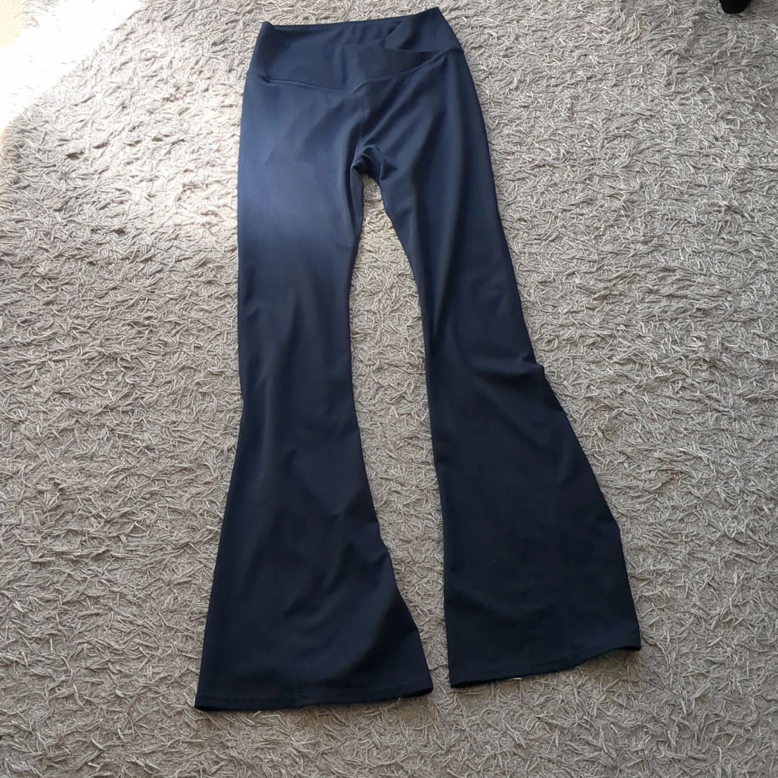 Mörkblå träningsbyxor 