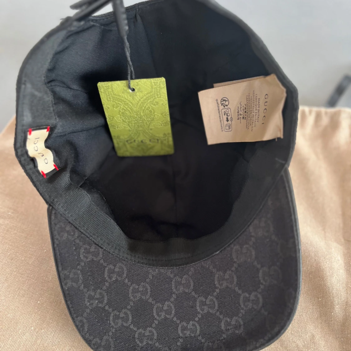 Svart keps från Gucci med GG-mönster - 2