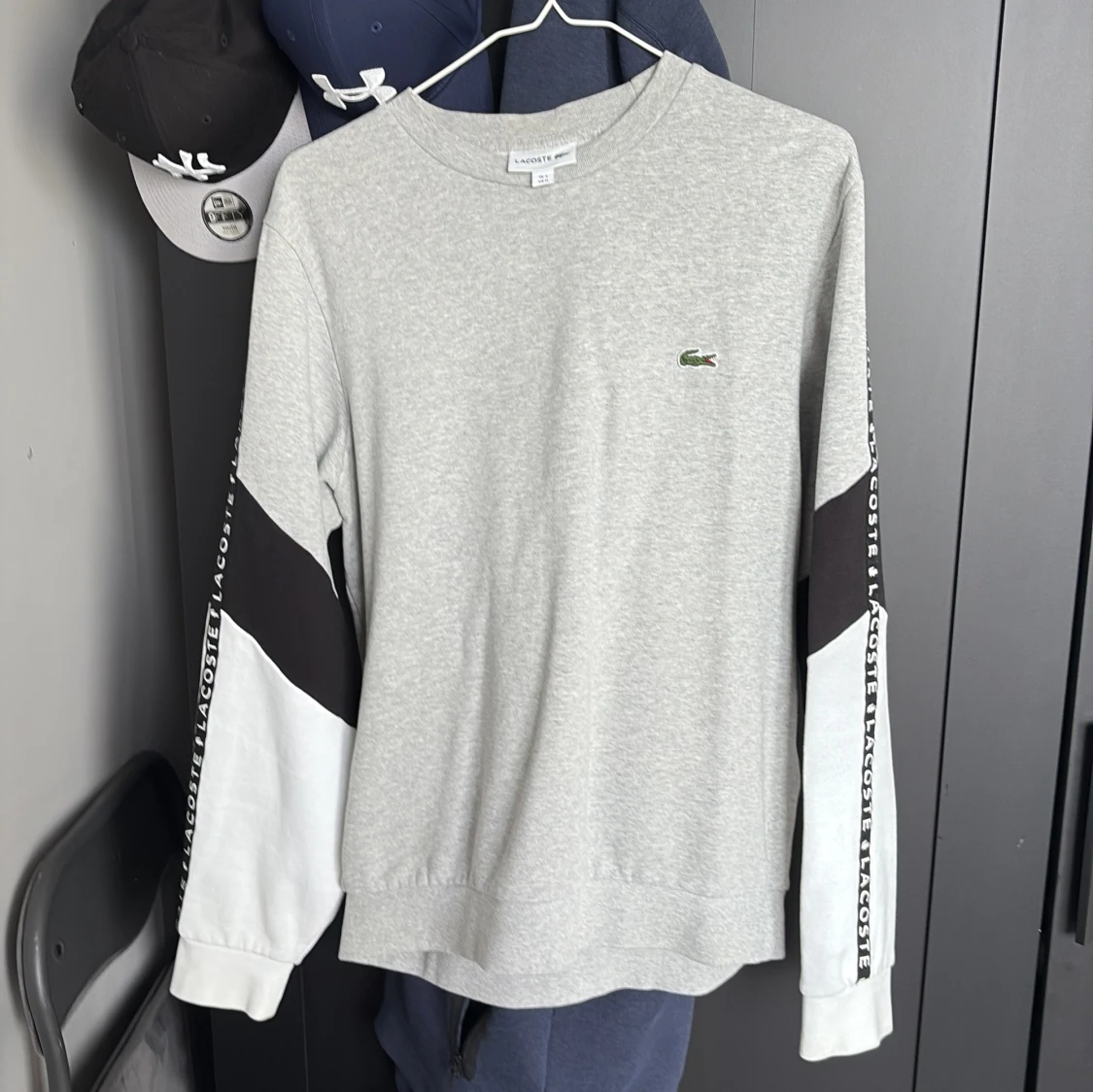 Lacoste Sweatshirt