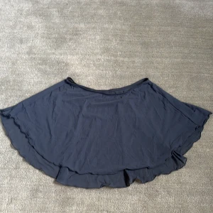 Balett kjol 🩰  - Mörk blå balett kjol endast använd ett fåtal gånger ifrån bloch 🩰 