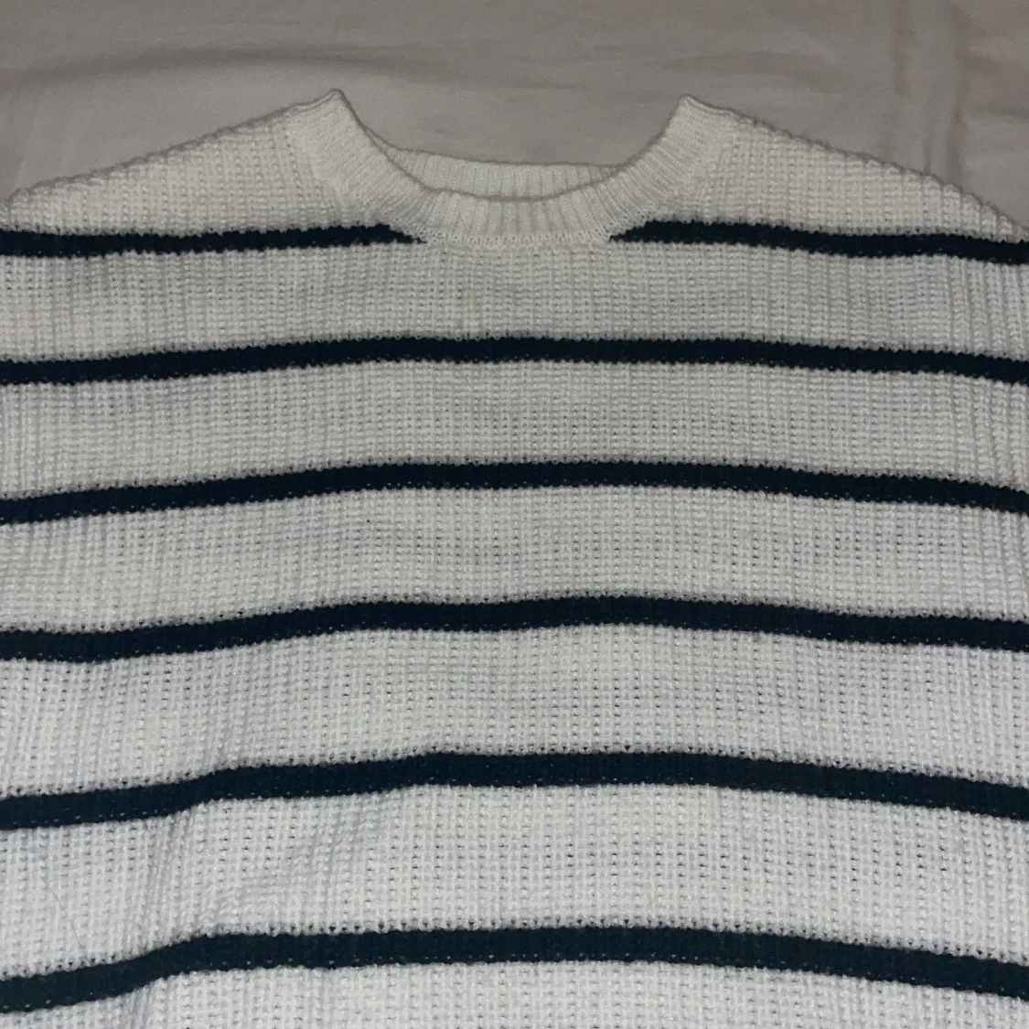 Stickad tröja  - 1