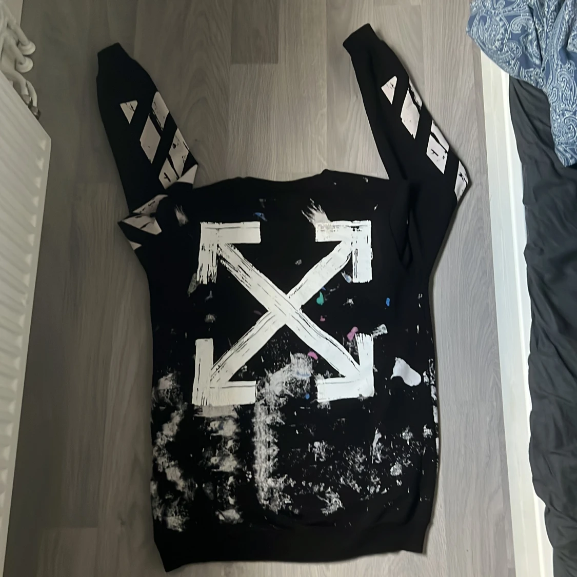 Off-White svart sweatshirt med tryck - 1