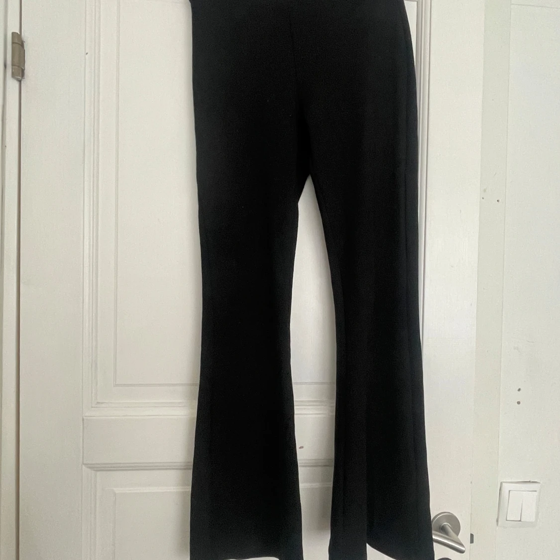 Svarta bootcut byxor Gina Tricot S