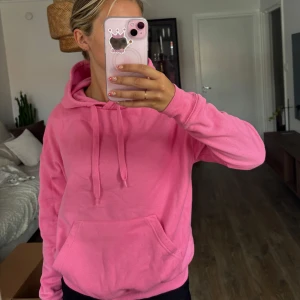 Rosa hoodie  - Rosa hoodie, storlek xxs men sitter som en s