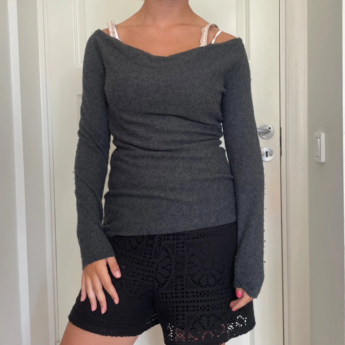 Mörkgrå offshoulder tröja Royal Robbins