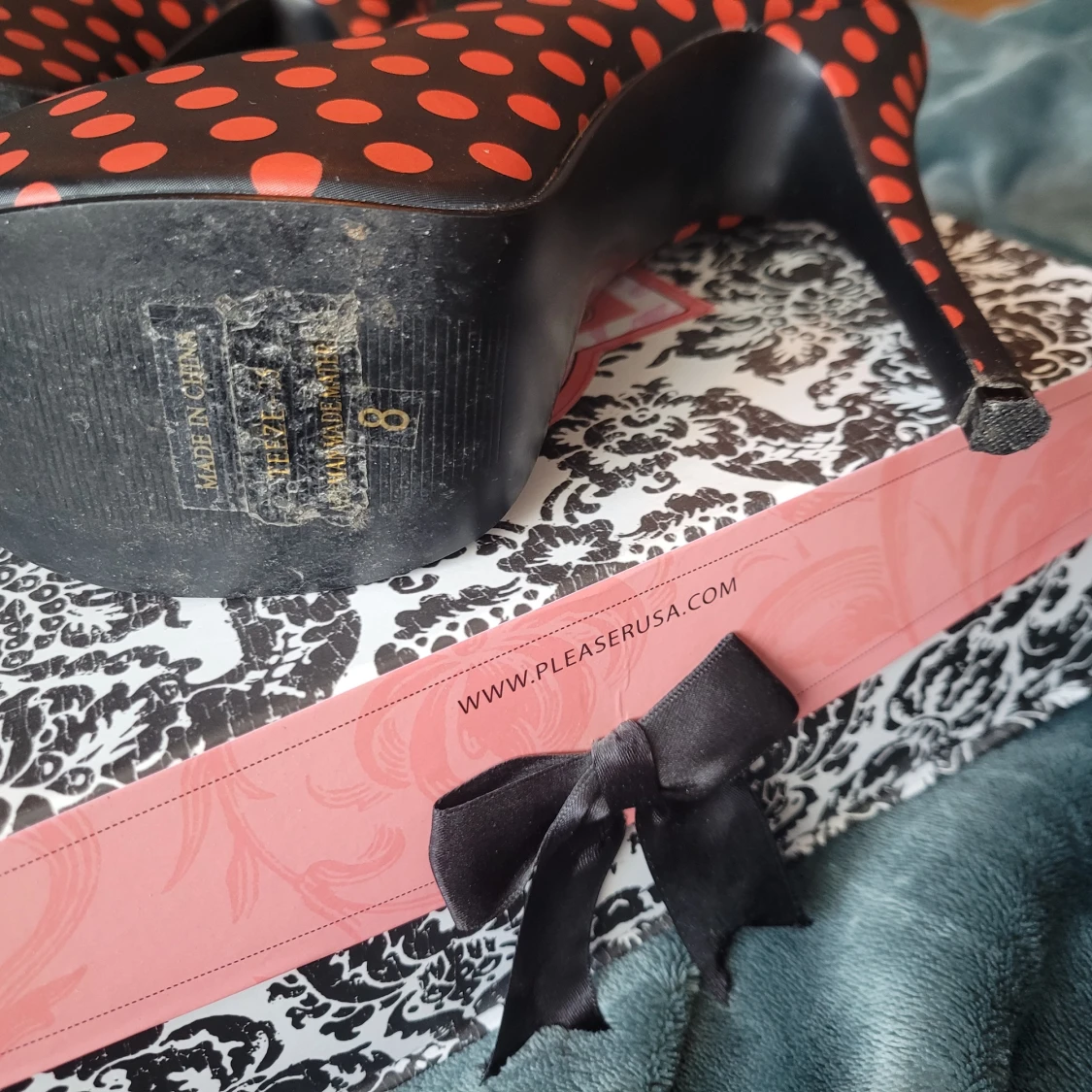 Bordello Teeze svarta med röda prickar - 4