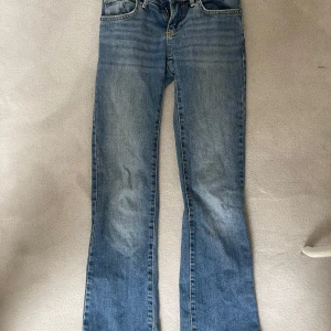 Subdued jeans - Snygga utsvängda lågmidjade blåa jeans från Subdued. Inga defekter och nypris 1000kr
