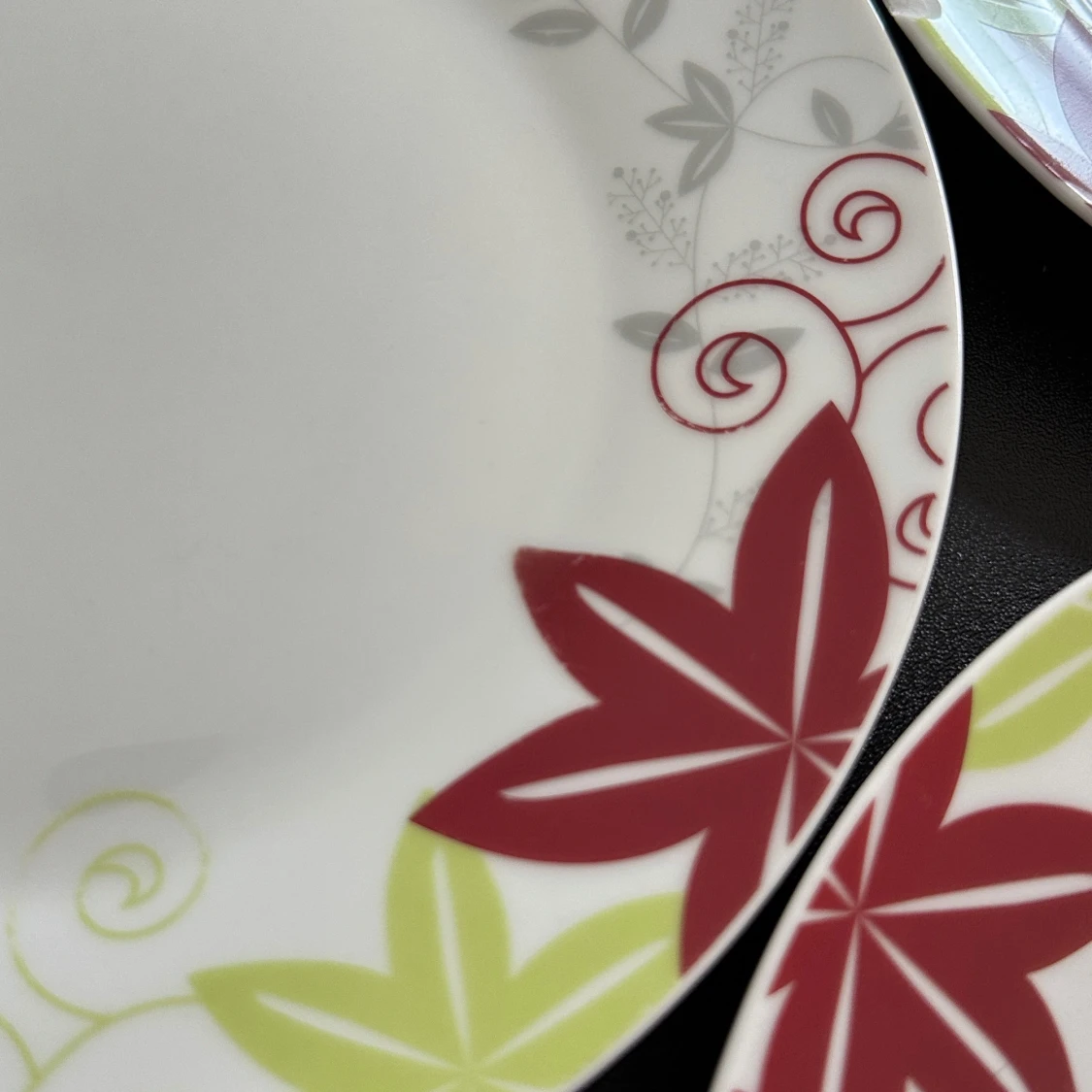 4-pack blommiga tallrikar  - 2