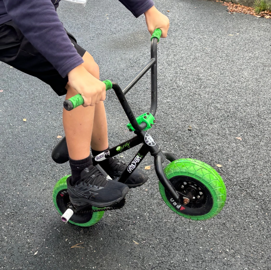 Svarta sneakers med sportig look