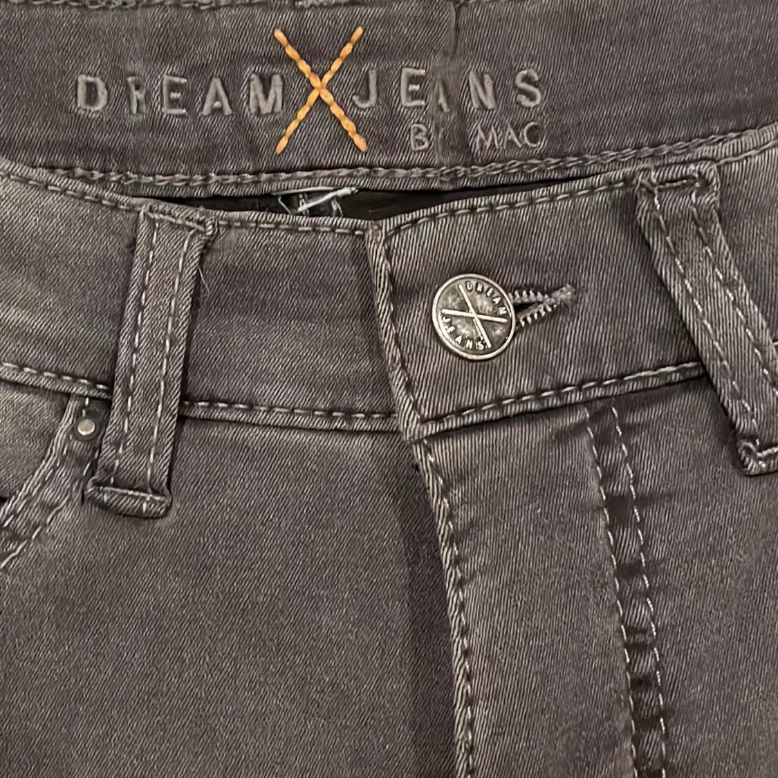 Svart jeanskjol med volang  - 2