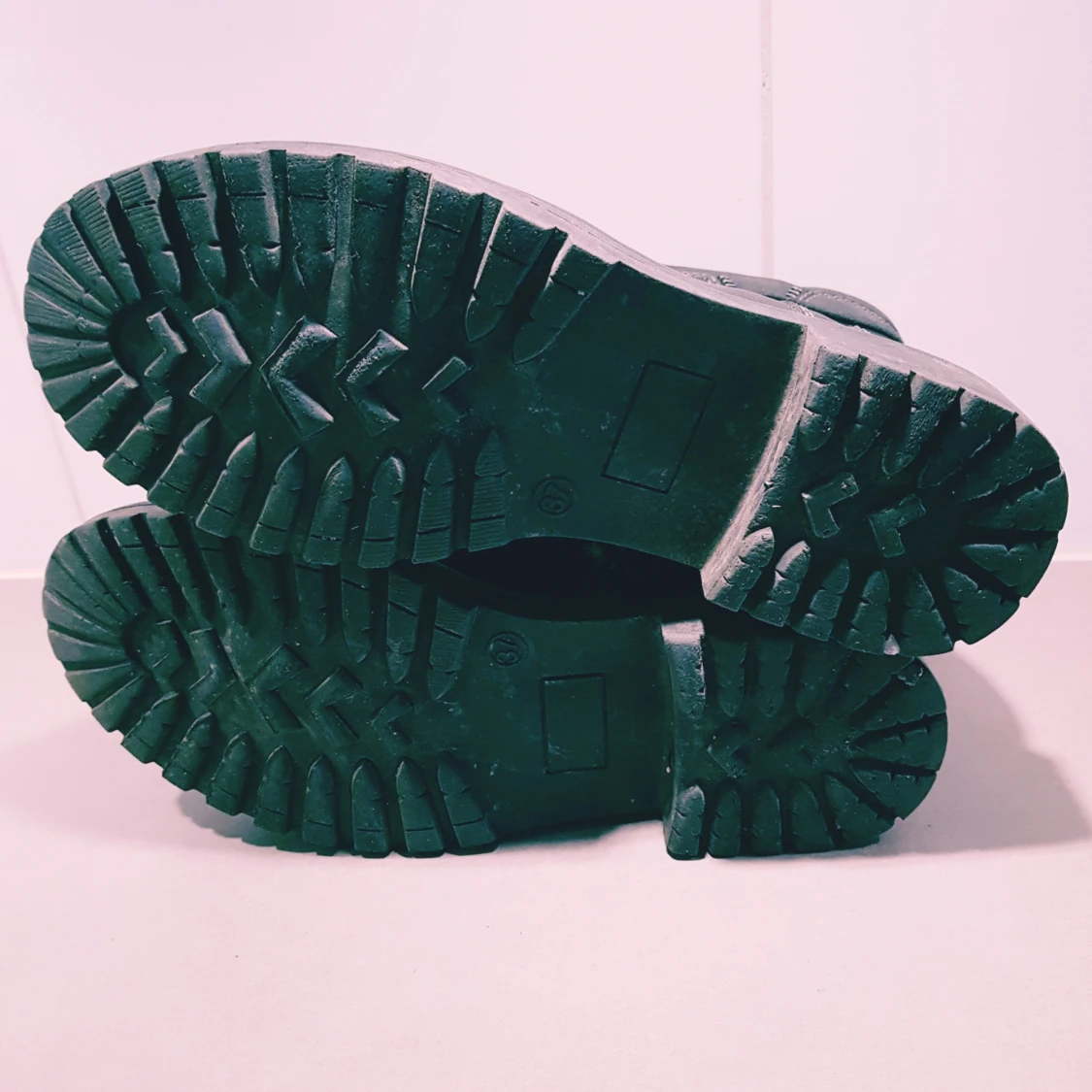 Svarta kängor med snörning strl 37 - 4