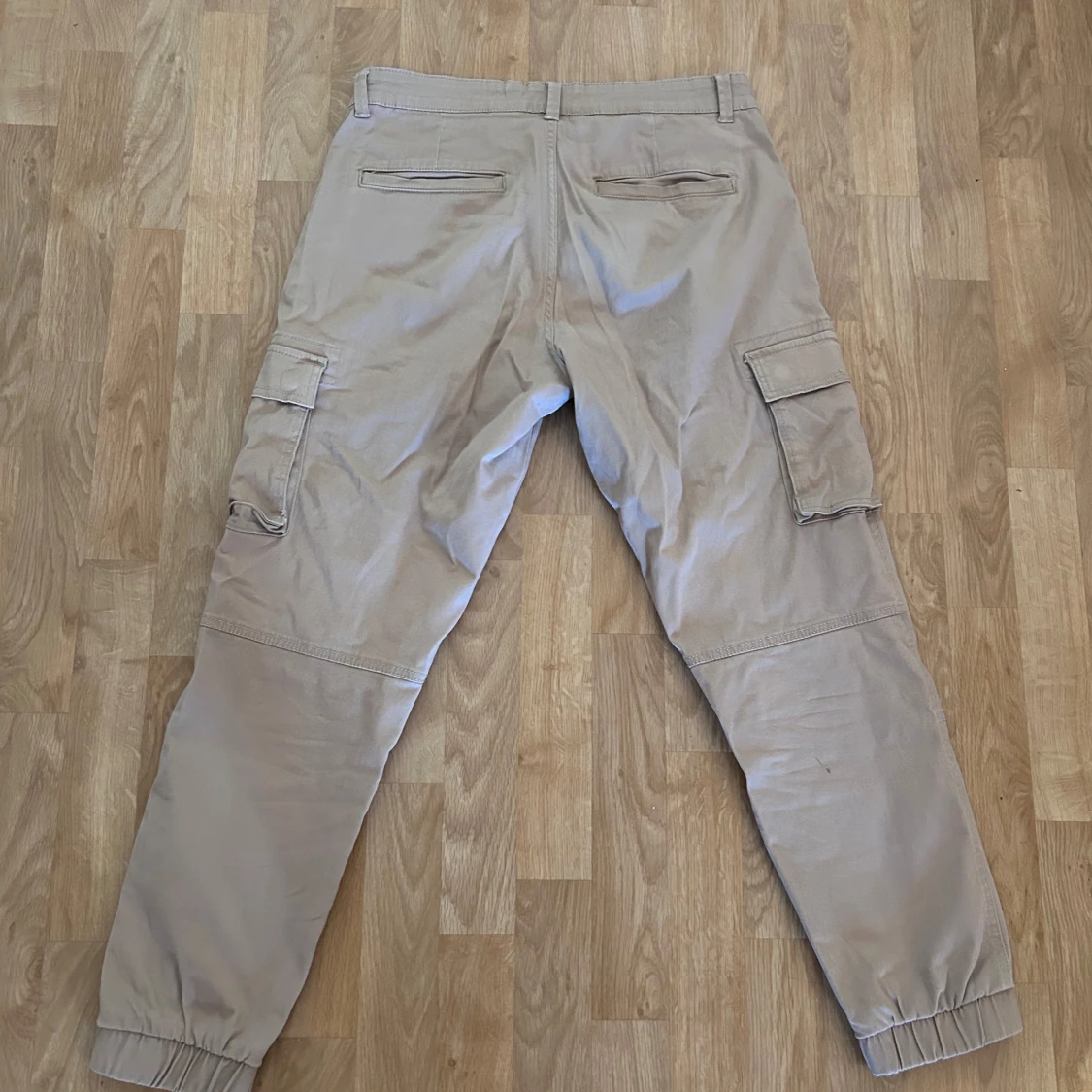 Beige cargopants från Only & Sons - 1