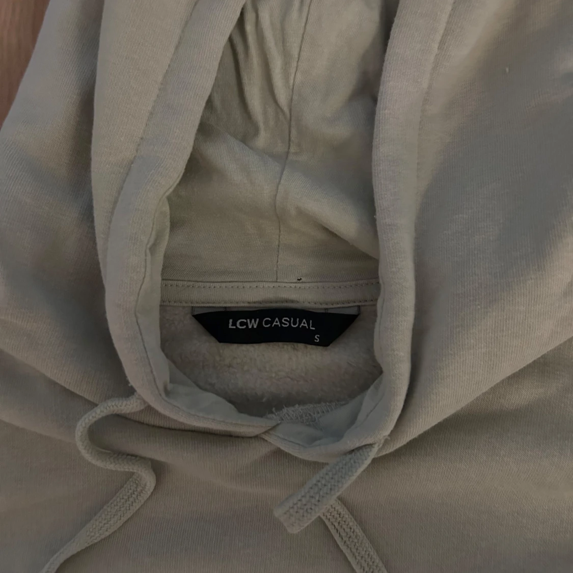 Beige hoodie med döskalletryck LCW Casual - 2