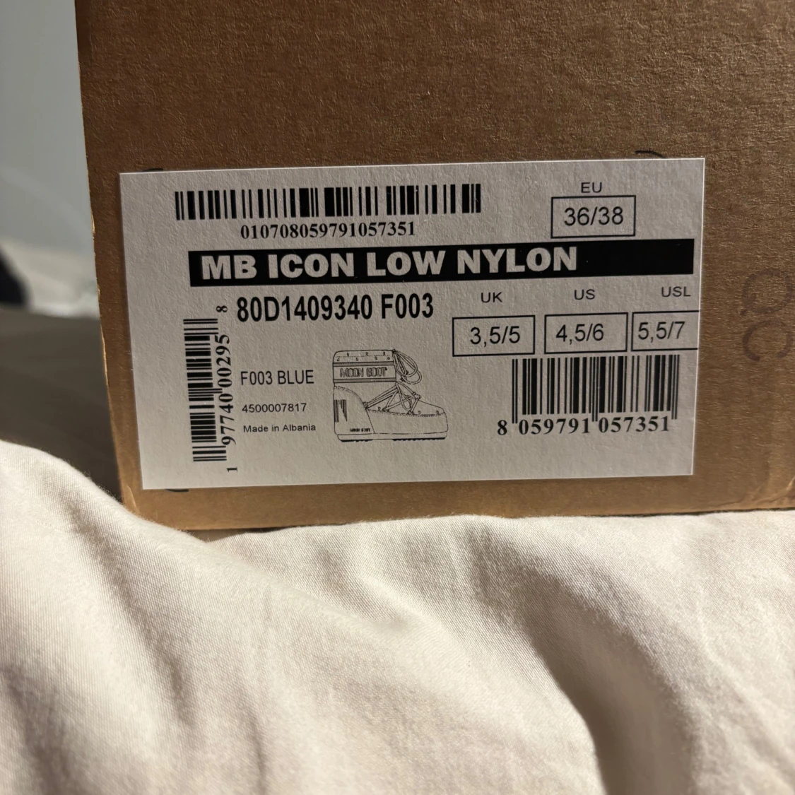 Mörkblå moon boots storlek 36/38 - 4