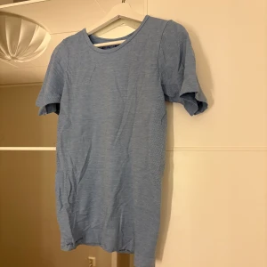 Ljusblå träningströja - Snygg träningströja.