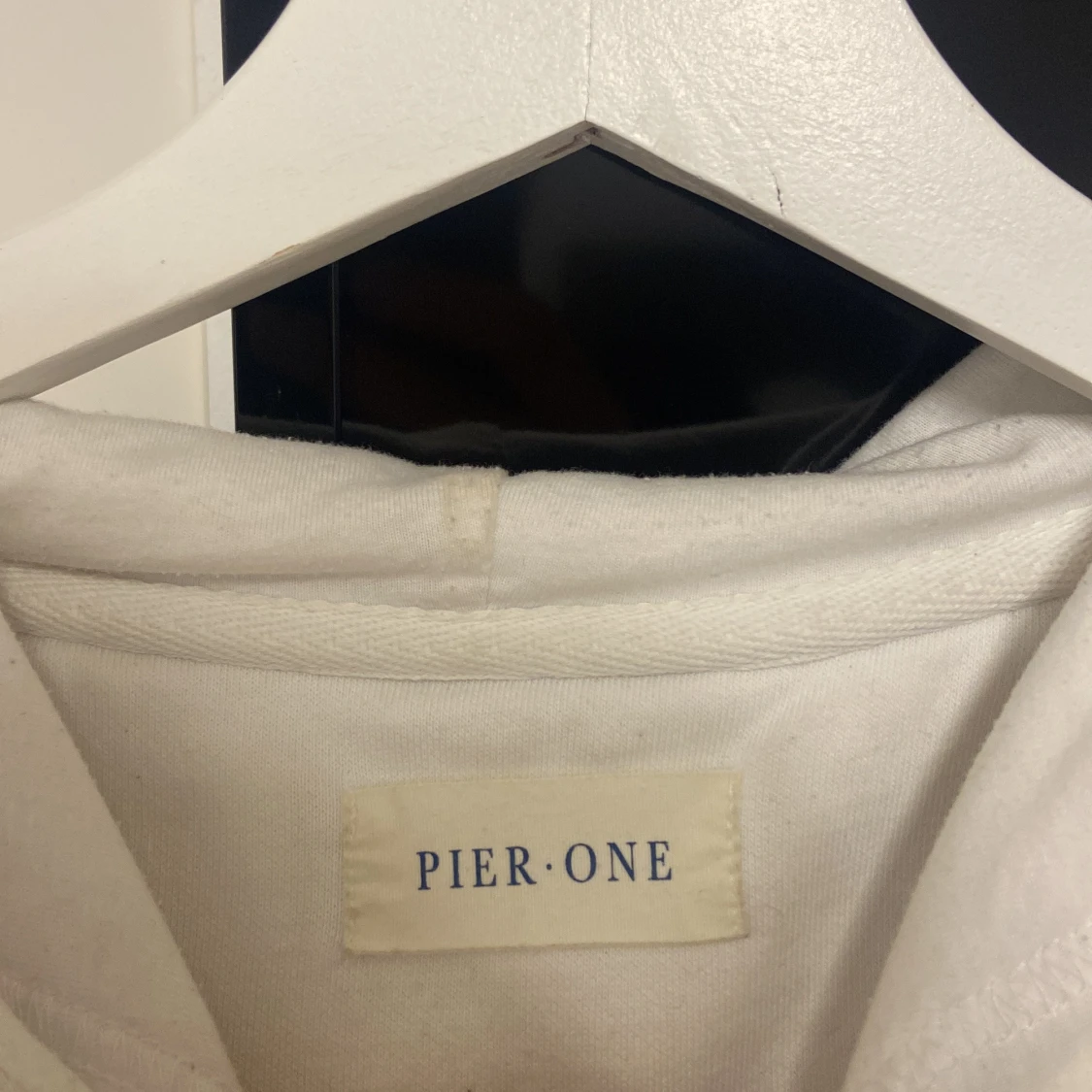 Vit hoodie från Pier One - 2