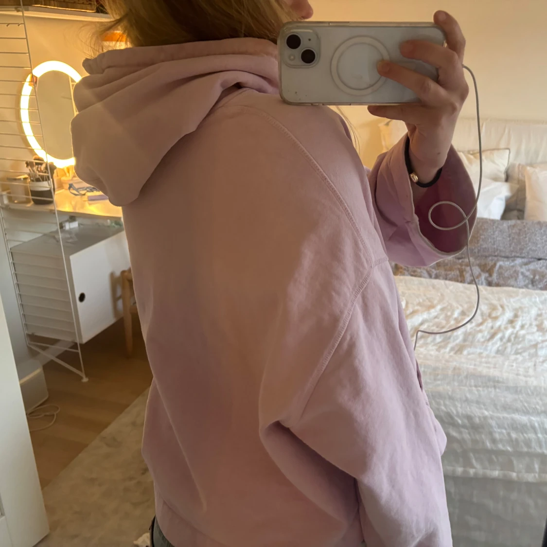 Ljusrosa hoodie från Acne Studios - 2
