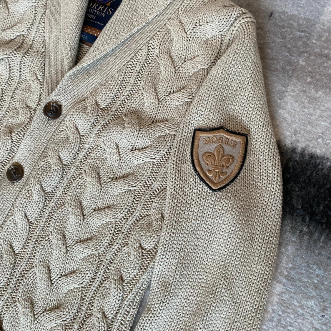 Beige stickad kofta från Morris - 2