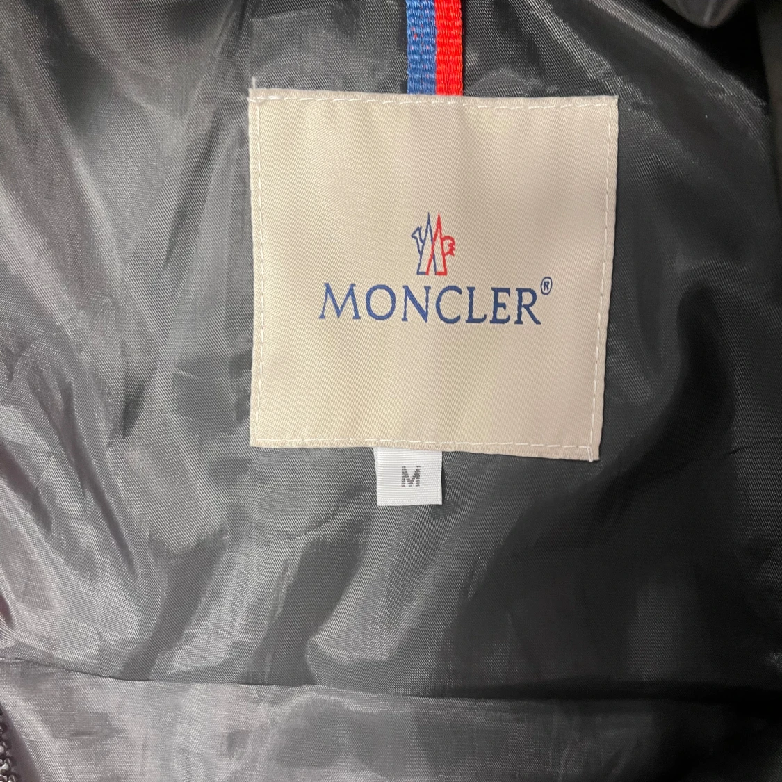 Svart pufferjacka från Moncler - 3