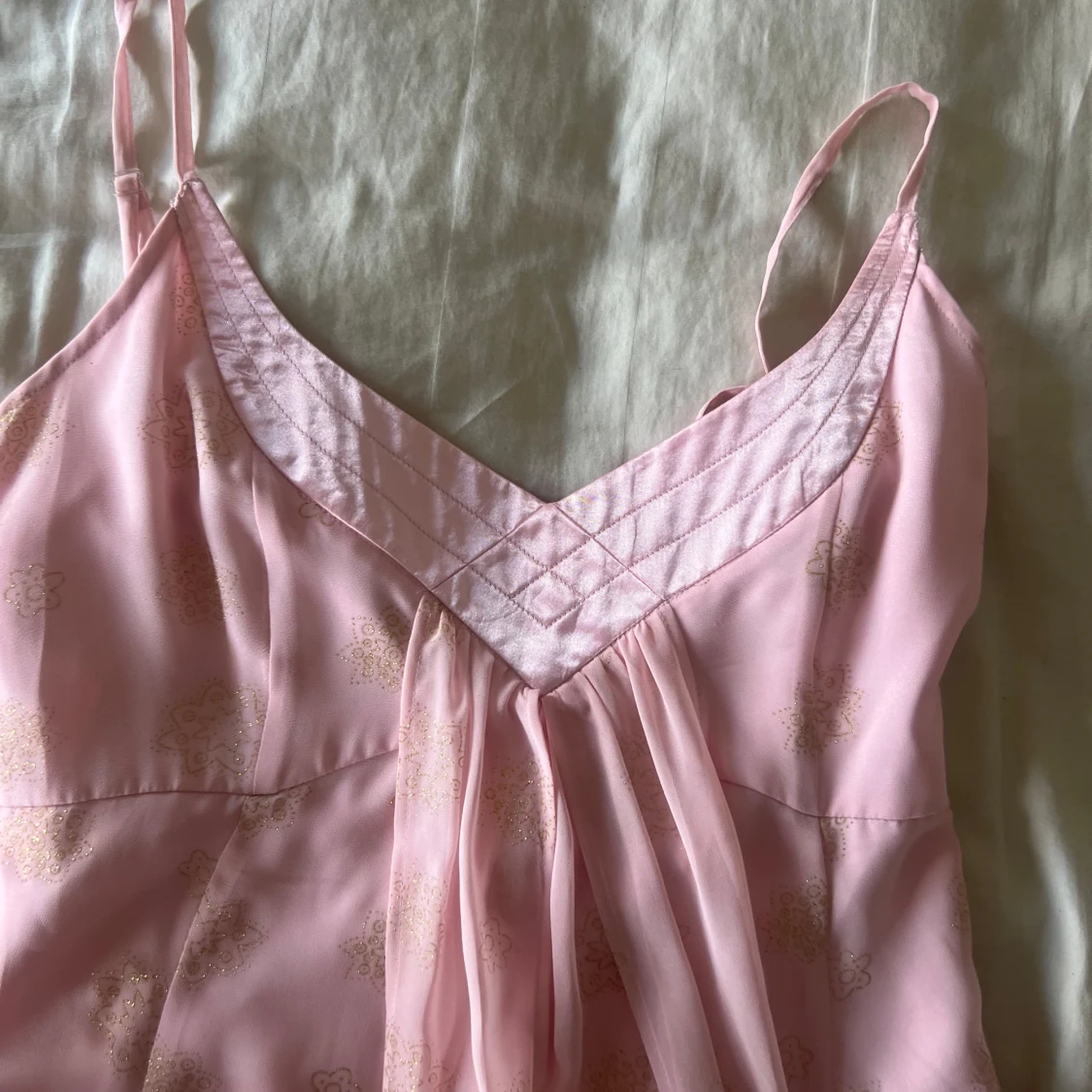 Rosa klänning med smala axelband - 3