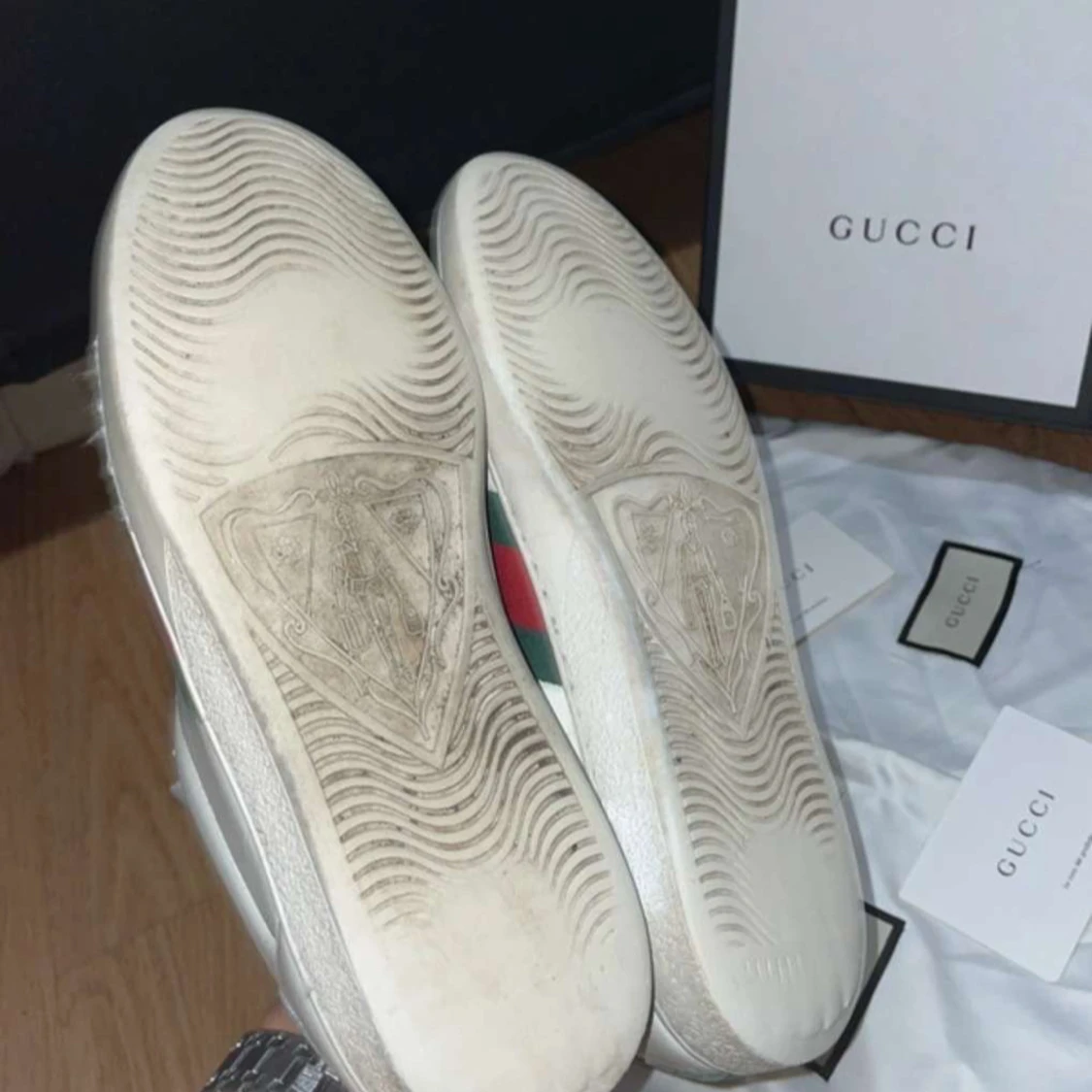 Vita sneakers från Gucci - 2