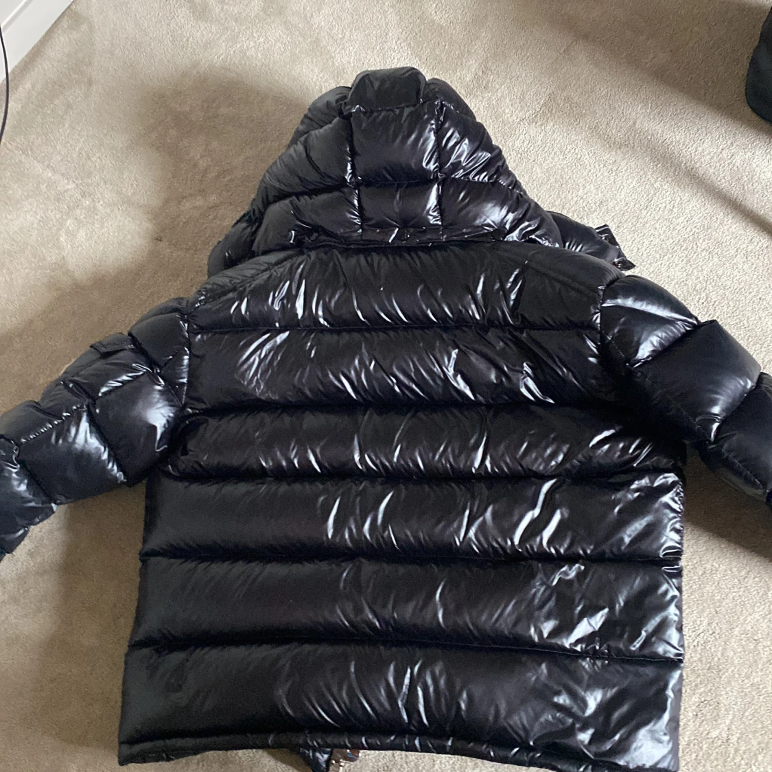 Svart pufferjacka från Moncler - 1