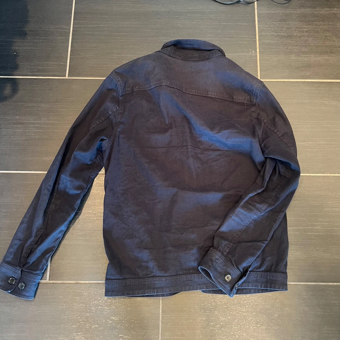 Mörkblå overshirt från J.Lindeberg - 1