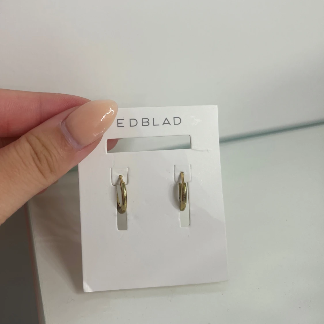 Guldiga hoops från Edblad