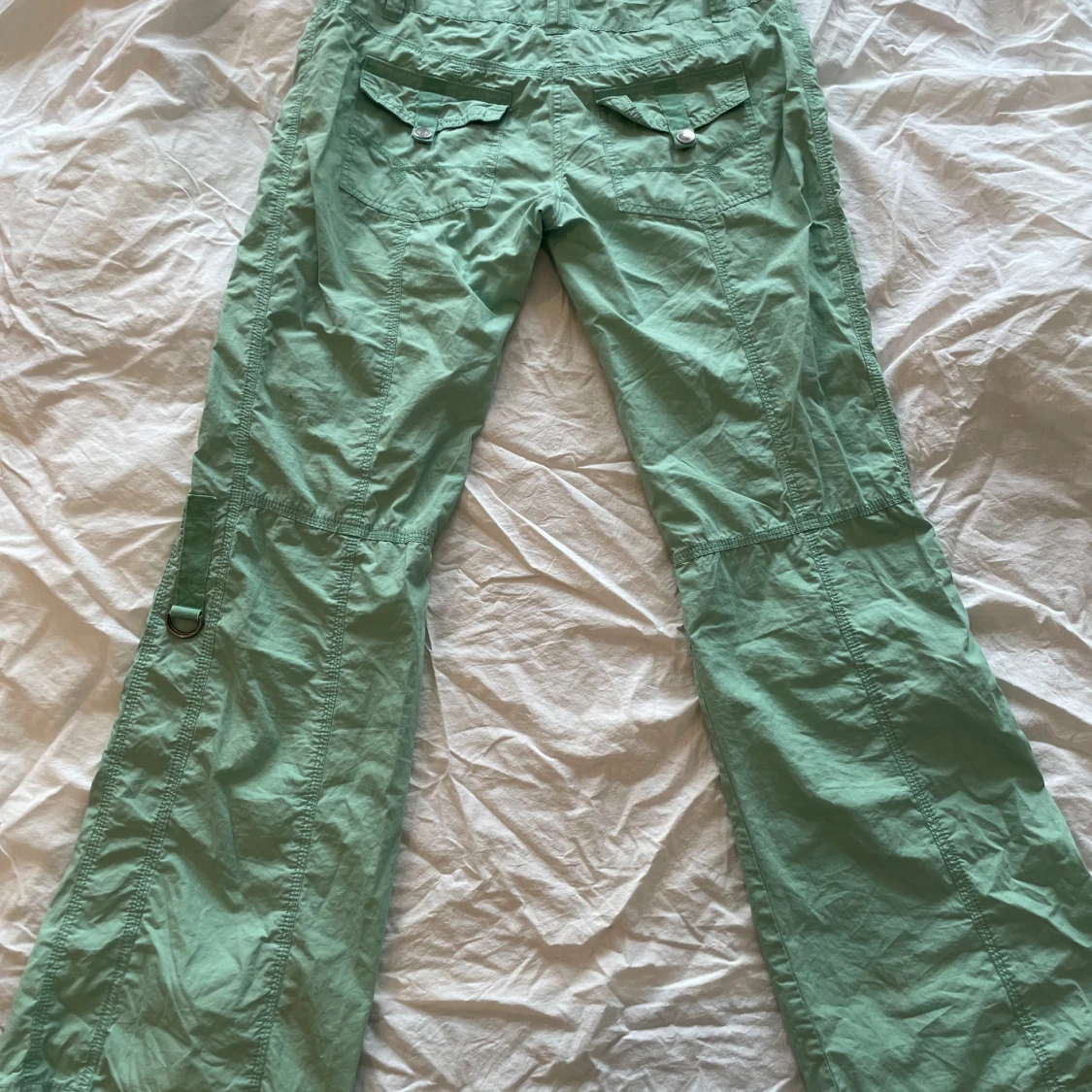 Mintgröna cargopants med vida ben - 2