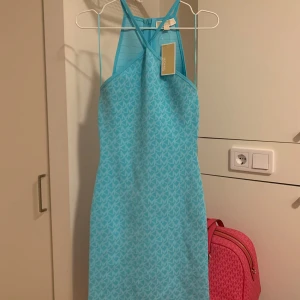 Michael Kors klänning - 🤍