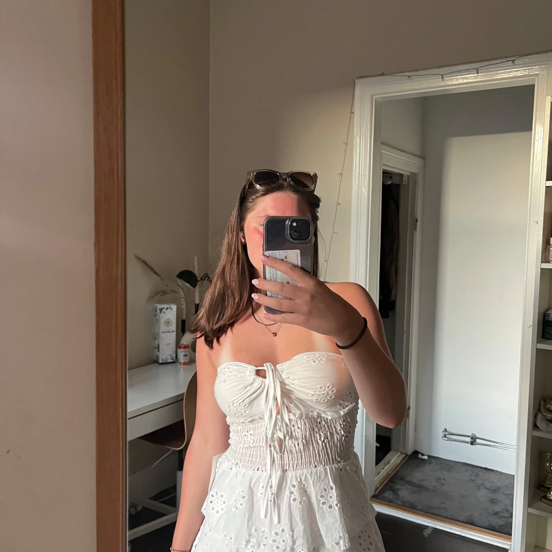 Vit kort klänning  - 1