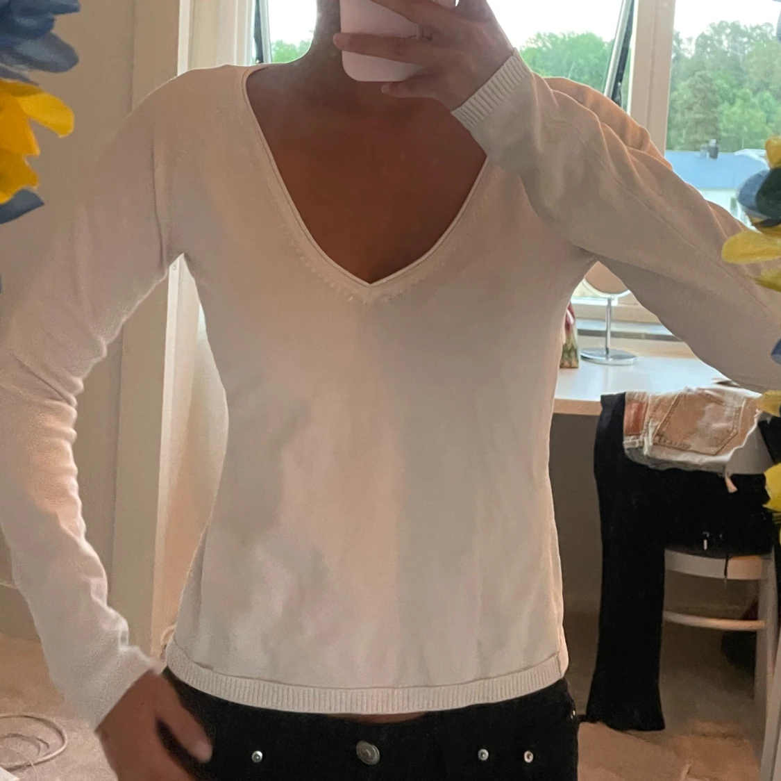 Vit v-ringad långärmad tröja - 1