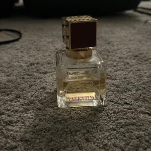 Valentino voce viva intensa EdP - Parfym från valentino, drygt hälften kvar.