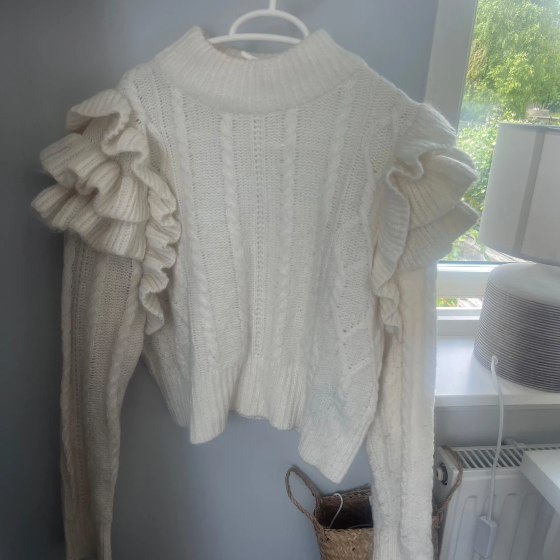 Stickad vit, ginatricot str S