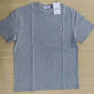 Grå Moncler t-shirt - Finns, vit, svart, grå 