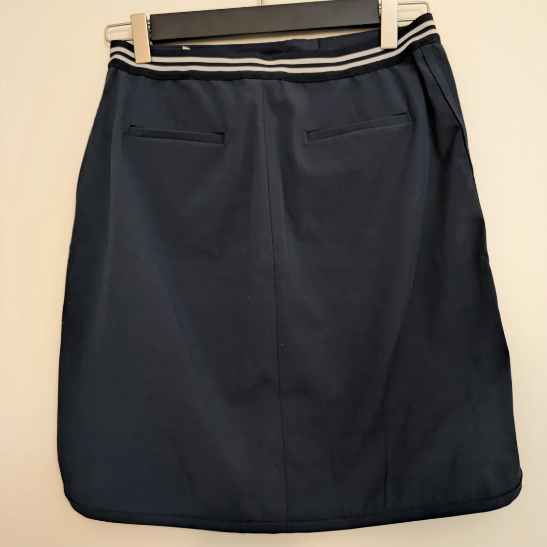 Mörkblå kjol från Gant - 1