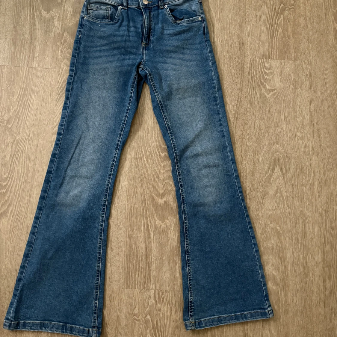 Blå bootcut jeans från Denim Day - 2