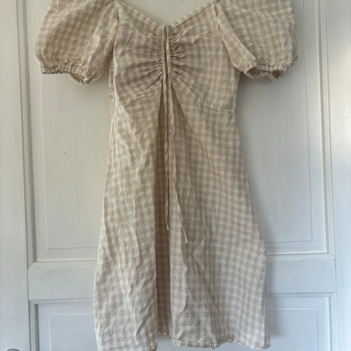 Beige rutig kortklänning H&M XS