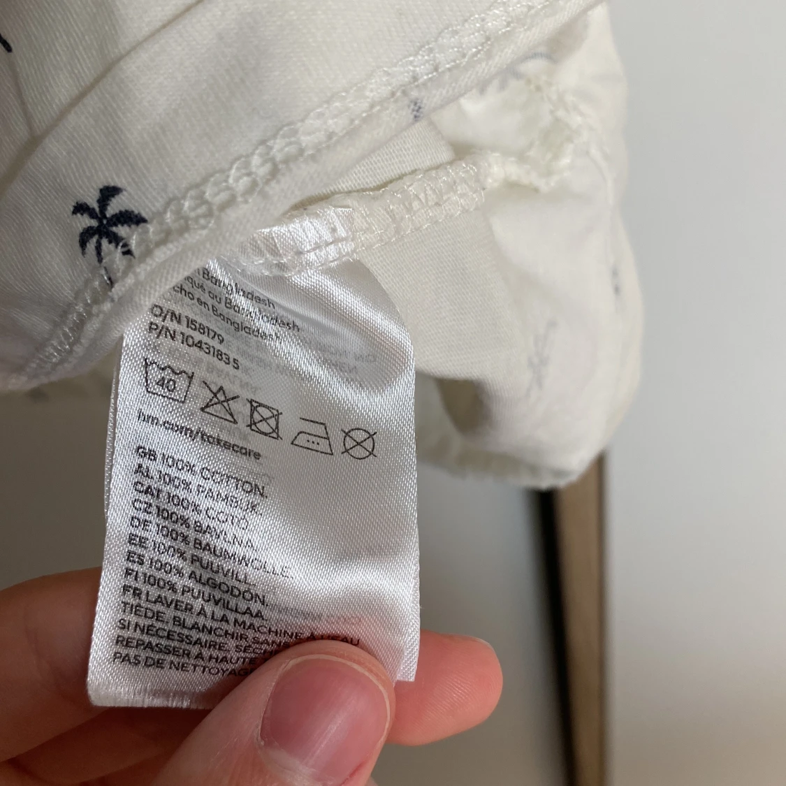 Vit pikétröja med palmmönster H&M XS - 3