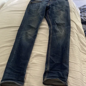 Tiger of Sweden Pistolero jeans blå 28/32 - Tiger of sweden jesns. Nästan helt oanvända. Pris kan diskuteras vid snabb affär