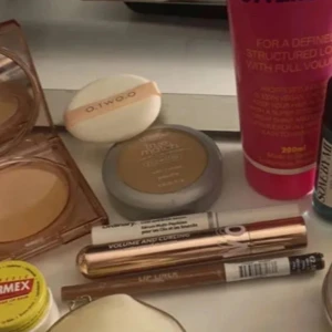 Sminkset med pressad puder och mascara - Säljer en sminkset med Otwoo pressad puder och Otwoo mascara 💗💗