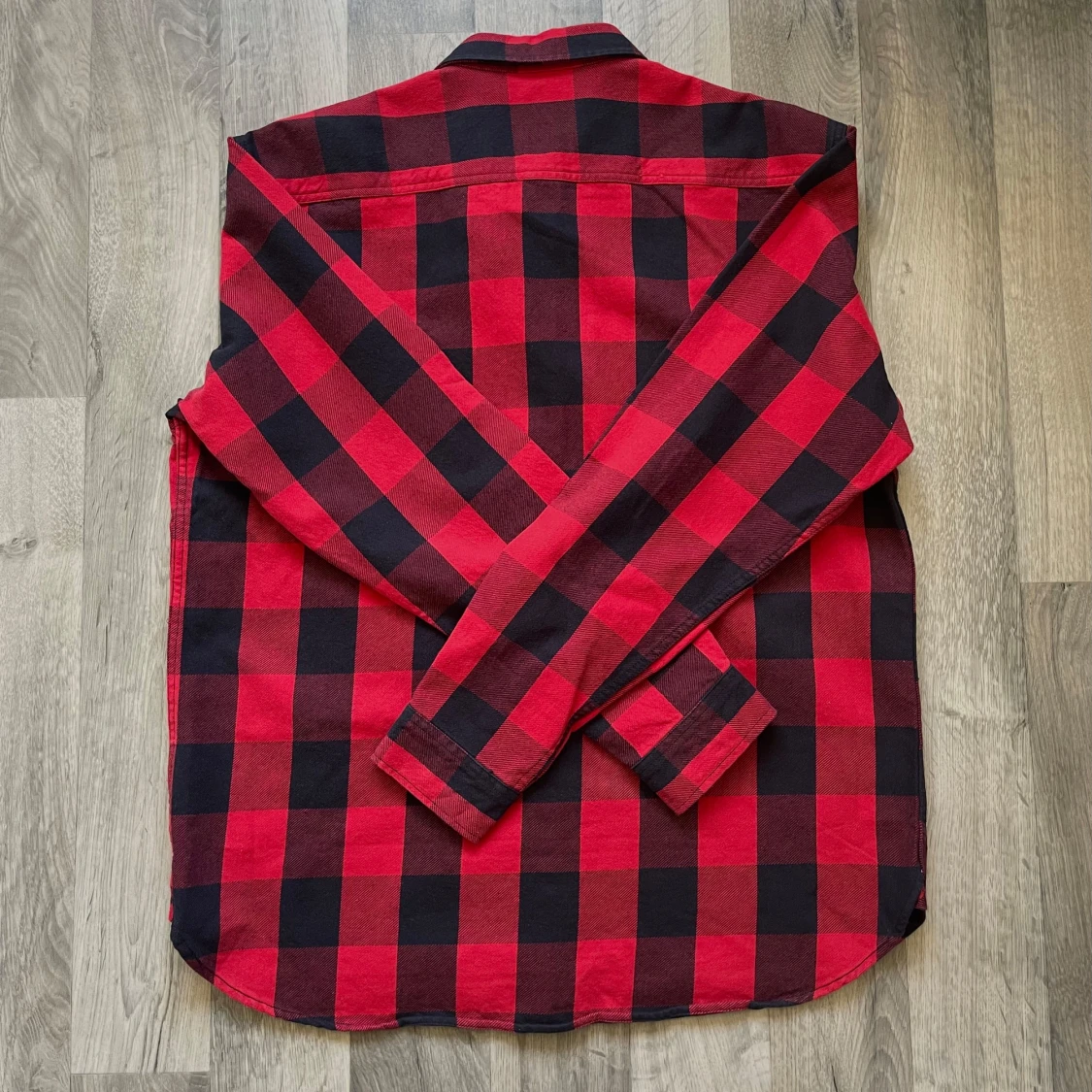 Vailent röd och svart rutig skjorta - 1