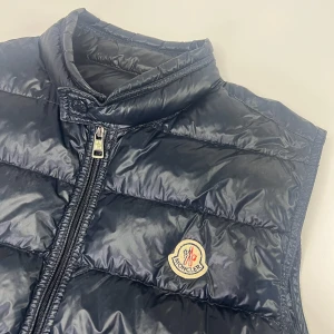 Moncler väst - Skick 8/10