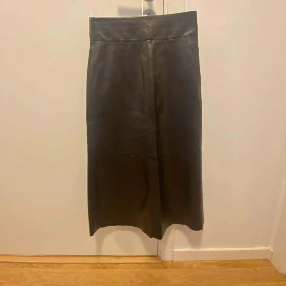 Arket, skinnkjol, svart - 3